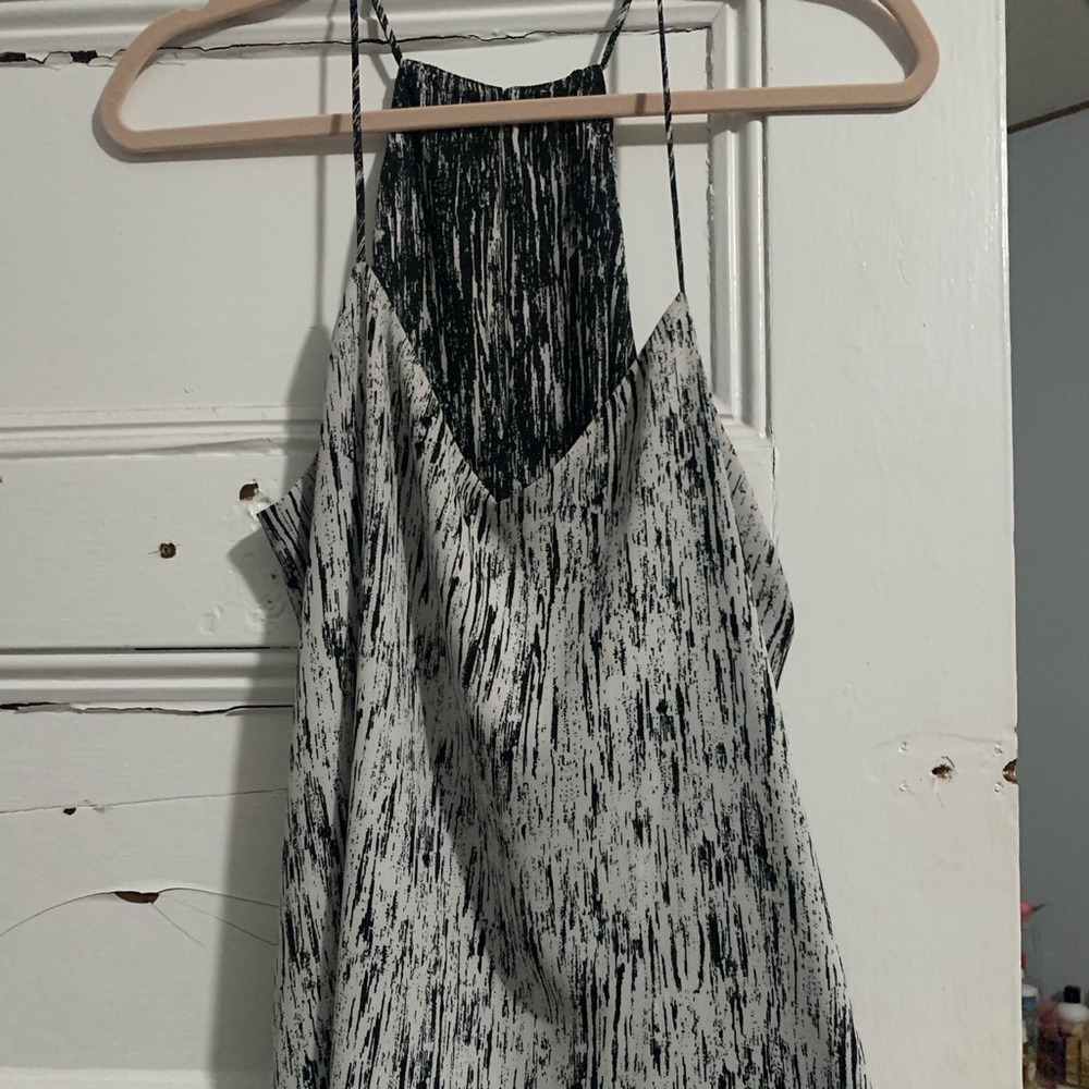 Reversible tank